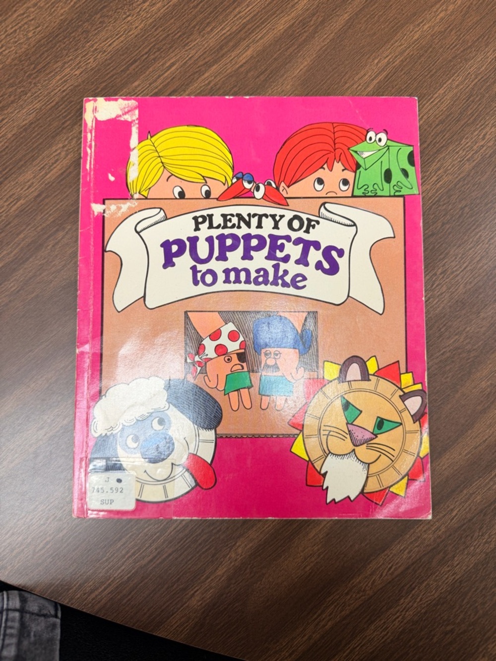 Plenty of Puppets to Make - Pink Kids Craft Book